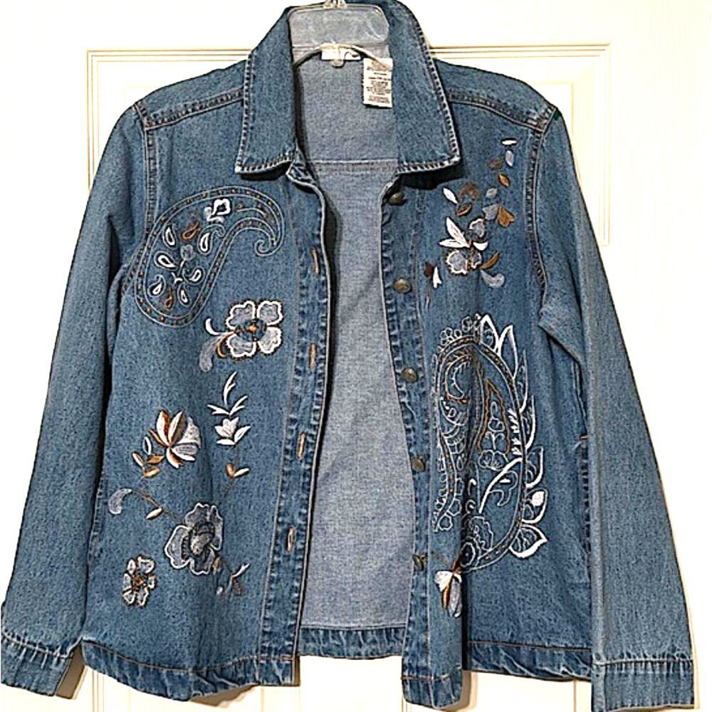 White Stag Women’s Small (4/6) Floral Embroidered Jean Jacket Vintage 90s Denim